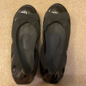NWOT Black Me Too Flats